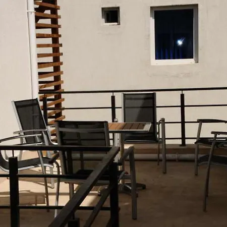 Cube Apartment