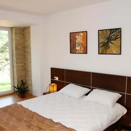 Cube Apartment