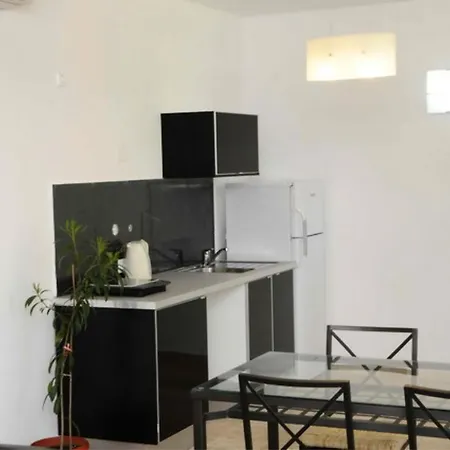 Cube Apartment