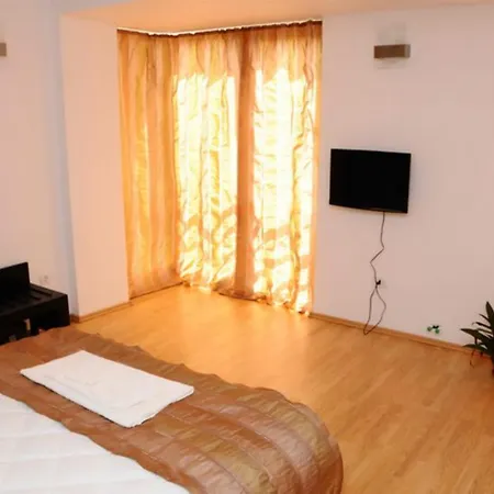 Cube Apartment